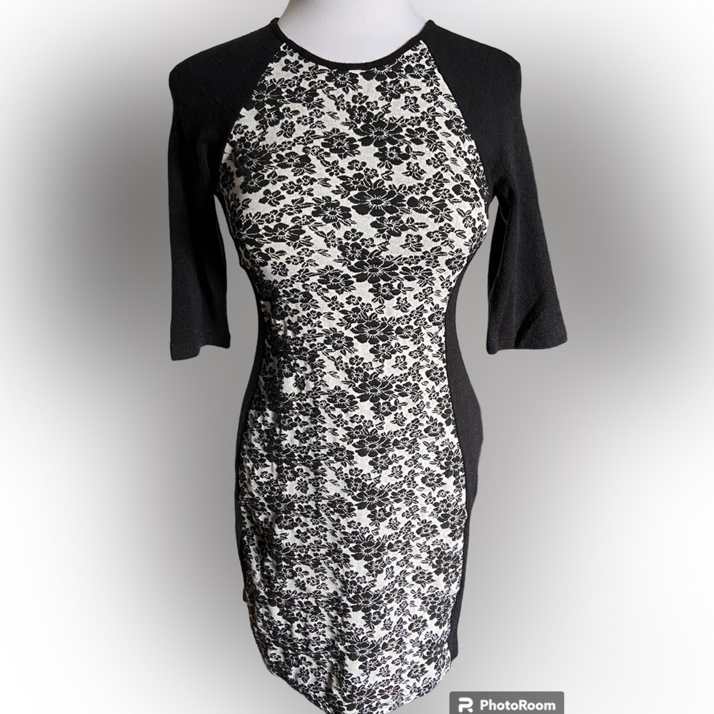MOLLY BRACKEN knit dress